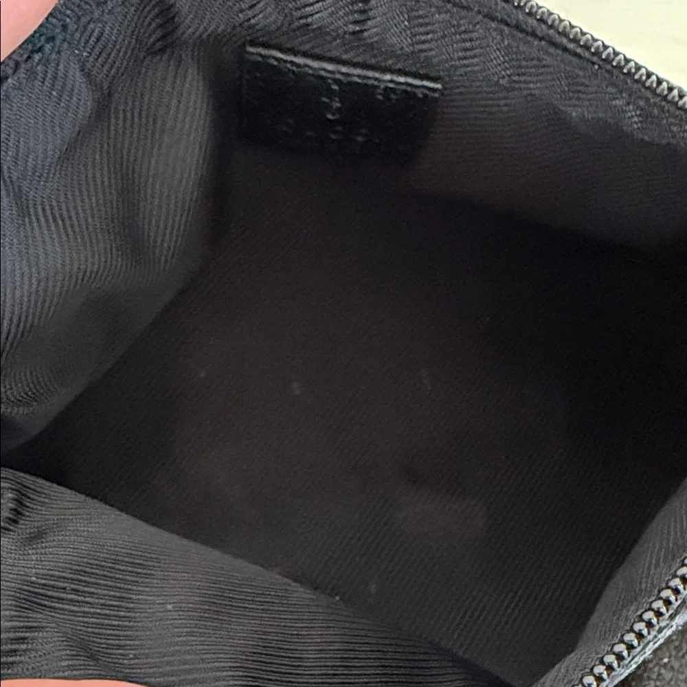 Gucci Black GG Canvas Shoulder Bag - Picture 10 of 11